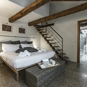 Apartment Design District R&r, Venice